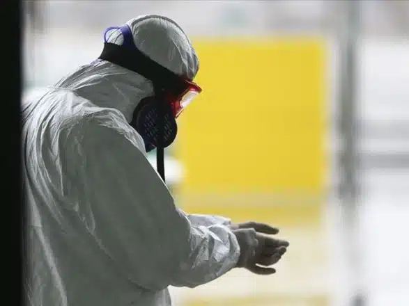 В мире от COVID-19 умерло уже более 2,3 млн человек