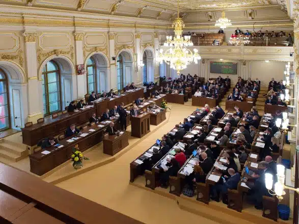 Чешские сенаторы настаивают на разрыве договора о дружбе с РФ