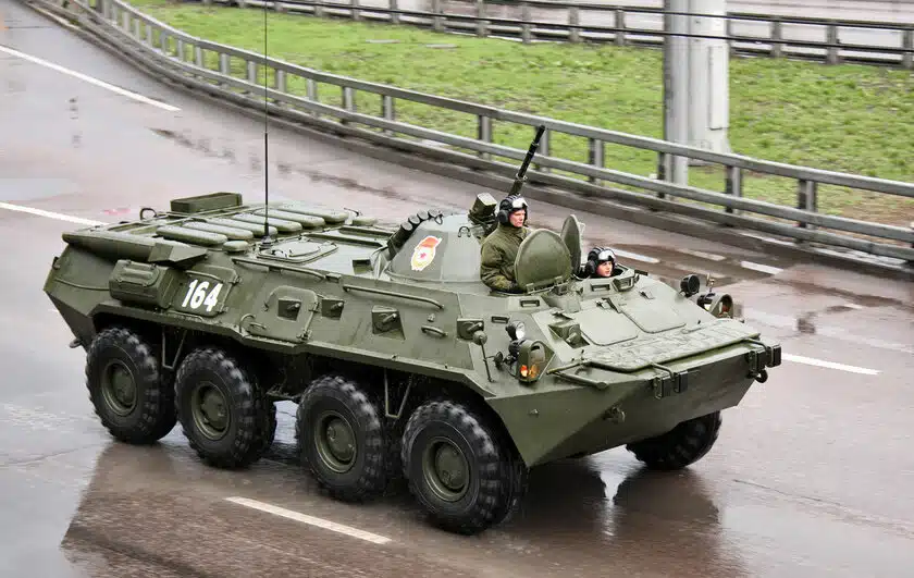 Беларусь перемещает бронетехнику рядом с Украиной