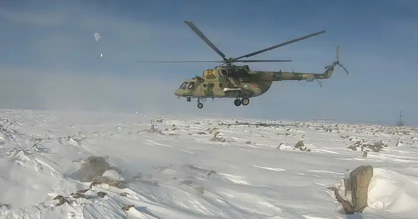 Армия РФ начала военные учения в Арктике