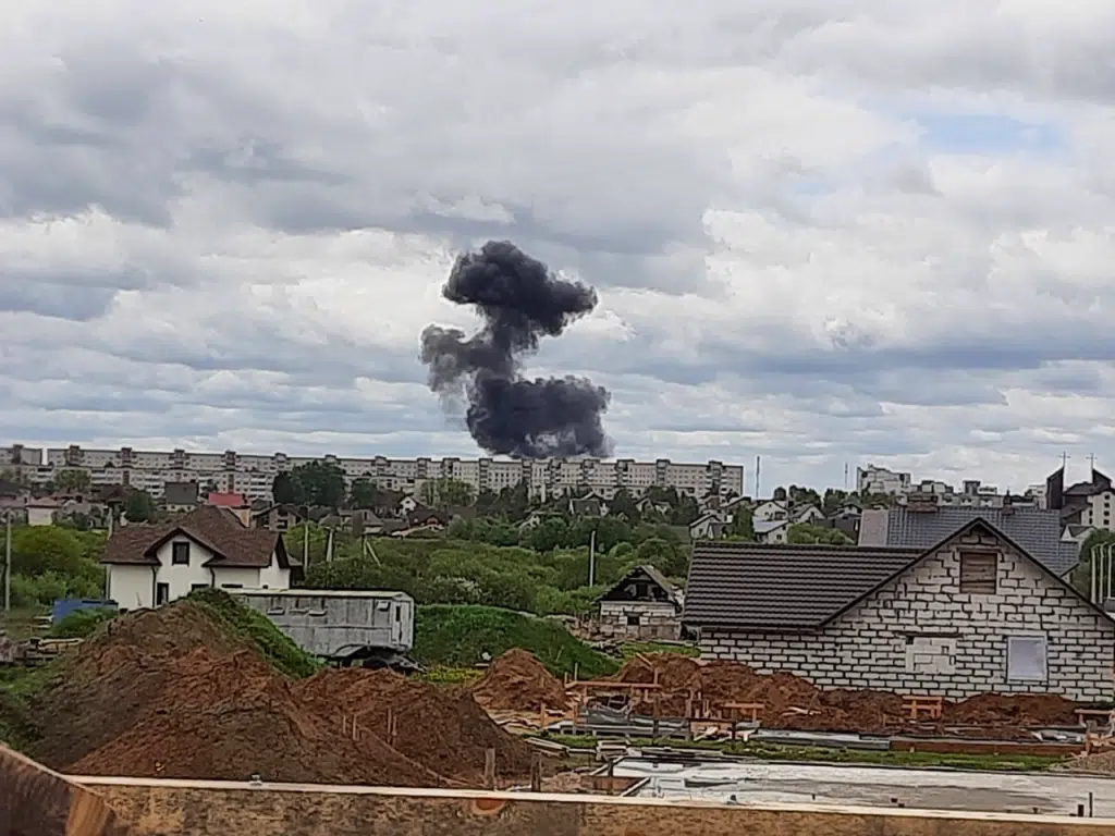 В Беларуси упал боевой самолет: есть жертвы (Видео)