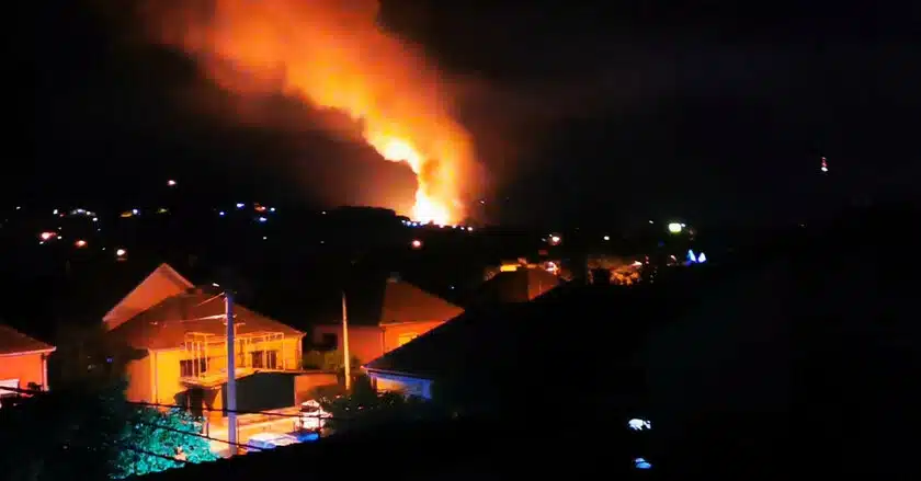 На оружейном заводе в Сербии произошел пожар и звучали взрывы (Видео)