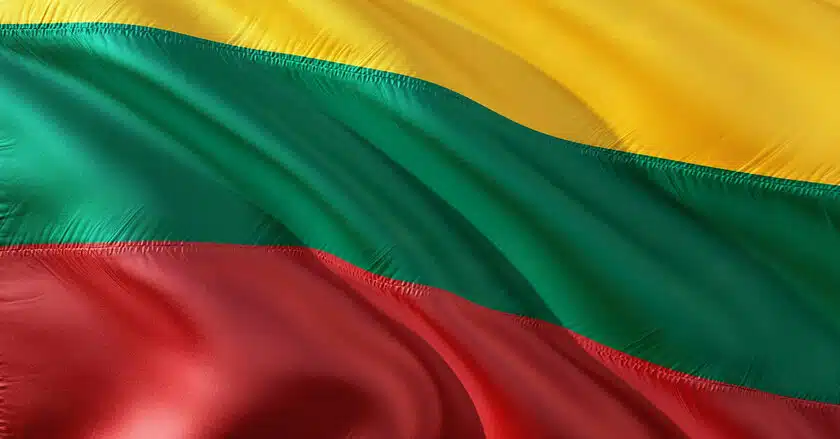 Литва укрепляет войсками границу с Беларусью