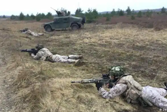 Латвия начала не объявленные ранее учения на границе с Беларусью