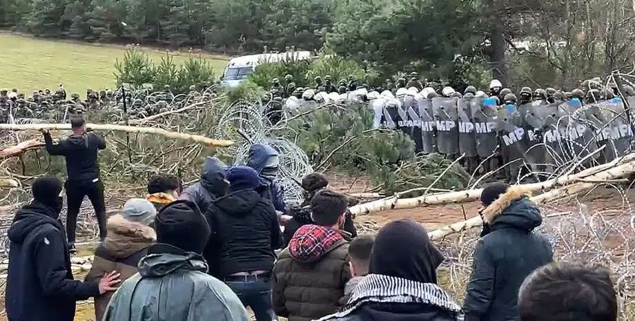 “Белорусские мигранты” снова штурмовали границу Польши