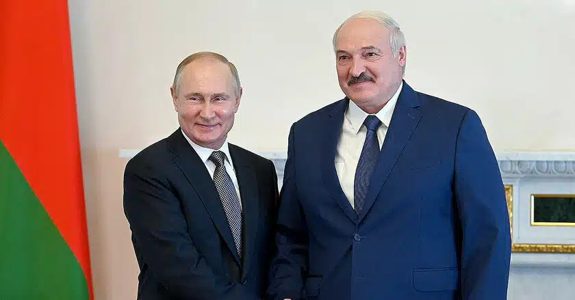 Россия предоставит Лукашенко истребители и оружие