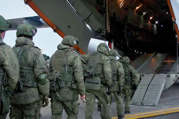 Россия продолжает перебрасывать “миротворцев” в Казахстан (Видео)