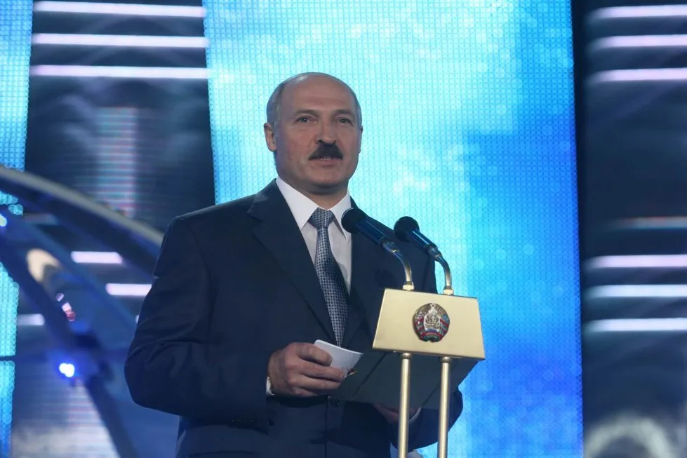 Лукашенко остался без денег и просит помощи у Китая и россии