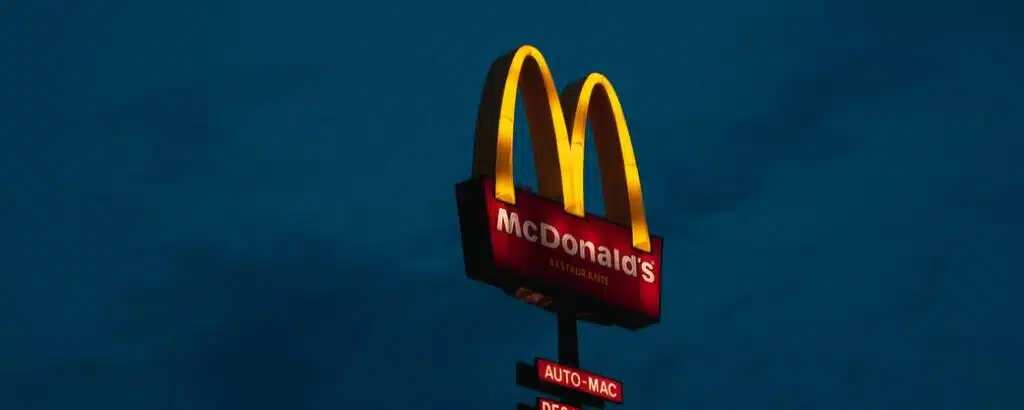 McDonald’s призупиняє роботу в Росії — заява компанії