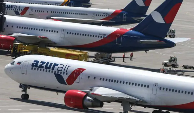 Єгипет затримав два російські літаки AZUR air