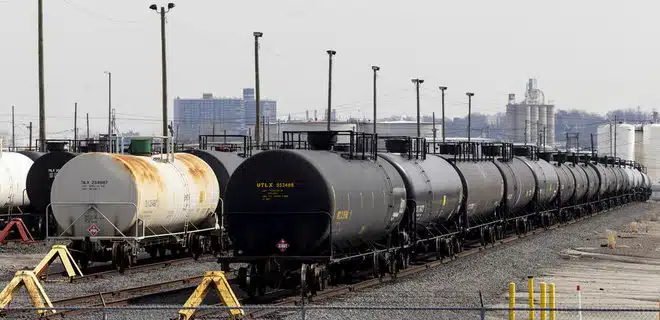 США поднимут 180 млн баррелей нефти из своих запасов, чтобы сдержать цены на бензин