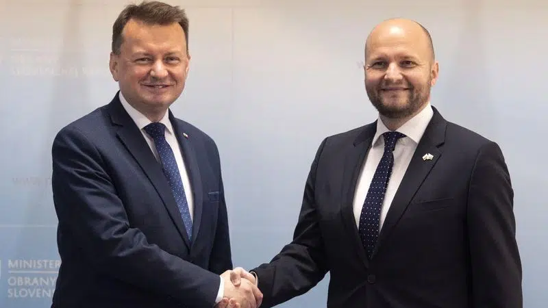 Польща підтвердила готовність закрити повітряний простір над Словаччиною