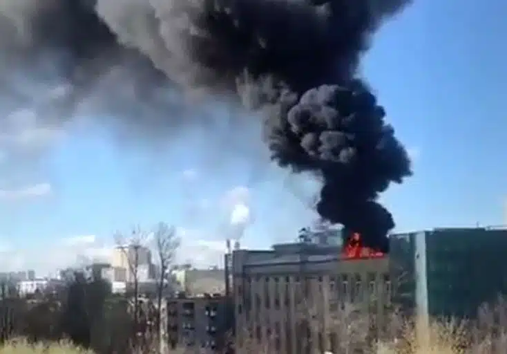 В Москве горит медцентр (Видео)