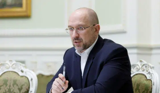 Безмитне ввезення авто громадянами скасують: законопроект вже в Раді