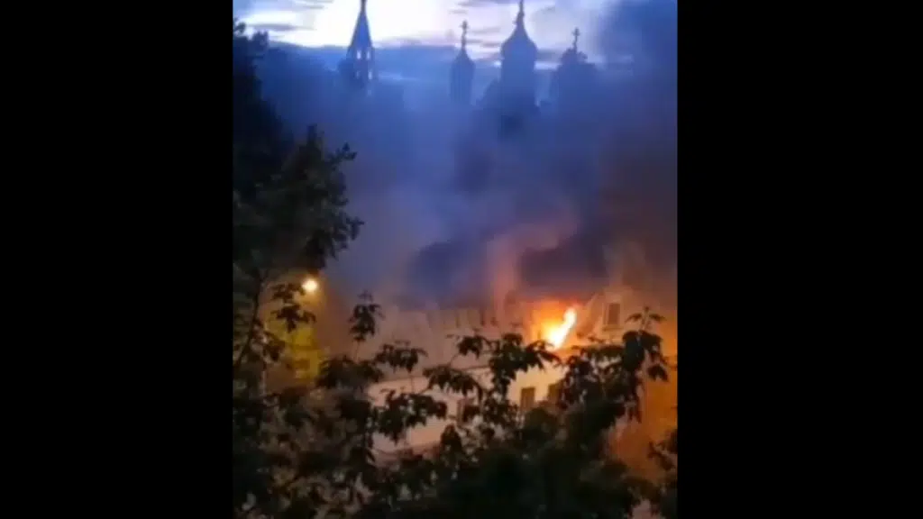 У Москві спалахнув відомий храм (Відео)