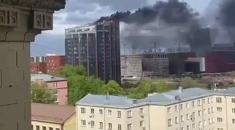 У москві горить величезний бізнес-центр (ВІДЕО)