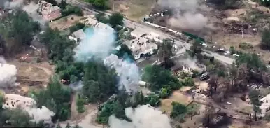 ЗСУ розбили російську колону “Ураганів” і БТР на Донбасі (Відео)