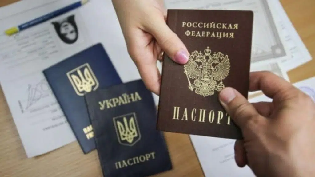 У Херсоні та Мелітополі почали роздавати російські паспорти