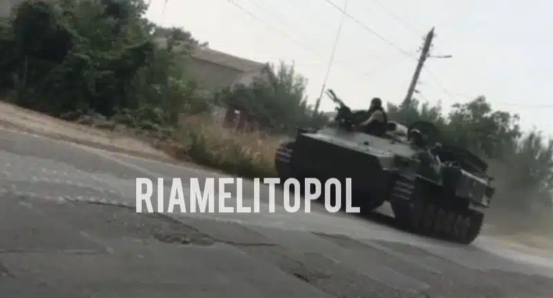 Окупанти перекидають техніку в напрямку Херсона