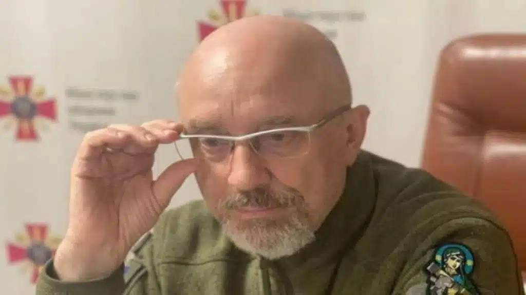 Министр обороны назвал три сценария окончания войны с Россией