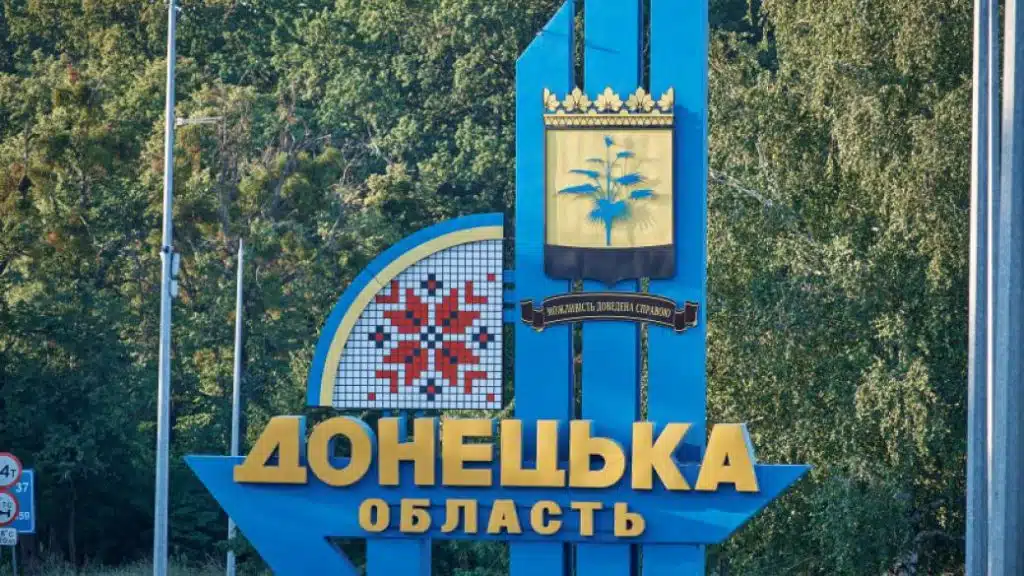 У Кабміні назвали регіони, в які евакуюватимуть населення Донецької області