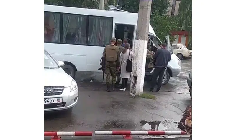 На Луганщині окупанти продовжують примусову “мобілізацію”