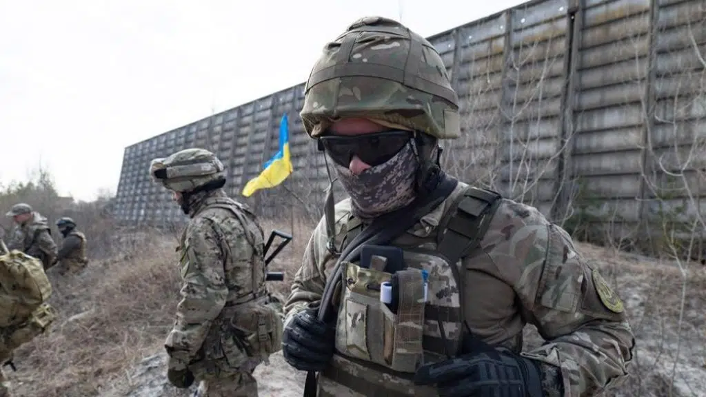ЗСУ встановлюють вогневий контроль над важливим шляхом постачання військ РФ