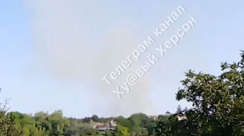 На Херсонщині лунають вибухи внаслідок детонації боєприпасів на складі окупантів