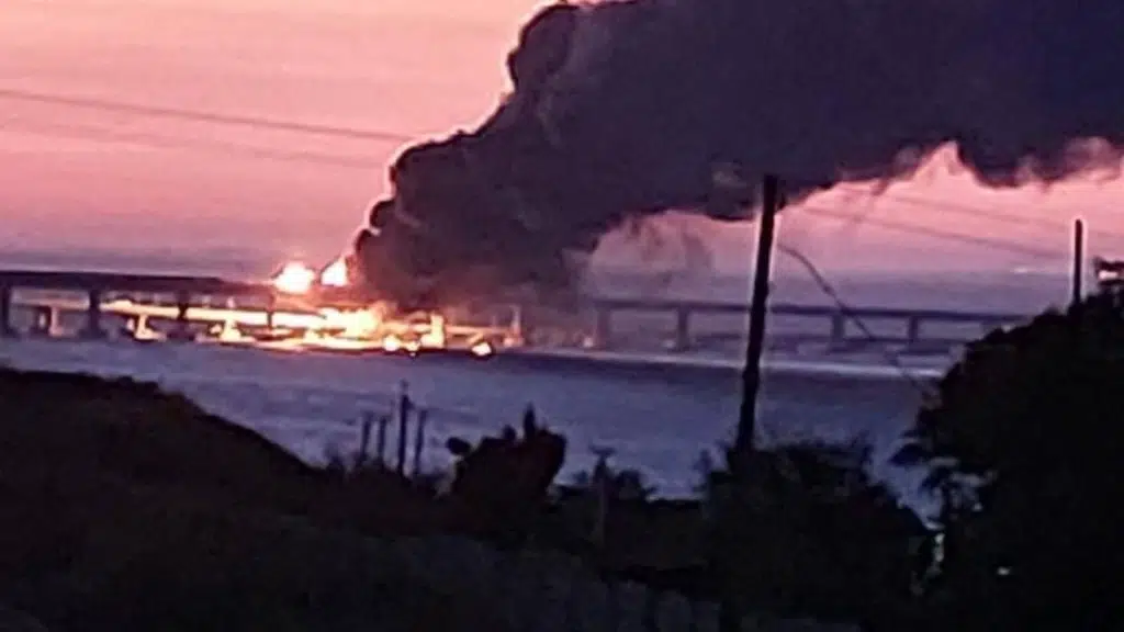 Опубліковано відео наслідків взриву на Кримському мості