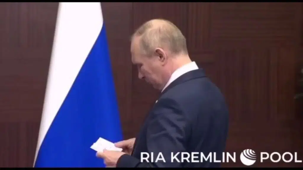 Ердоган знову принизив Путіна, змусивши його чекати на офіційну зустріч (Відео)