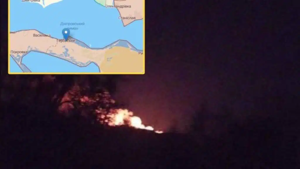 На Херсонщині ЗСУ вдарили по складі боєприпасів росіян