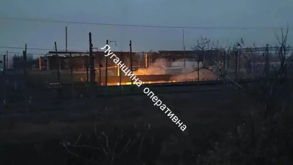 В Іловайську попадання у залізничну станцію