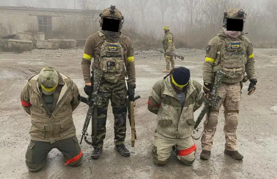 Спецпризначенці захопили у полон двох російських окупантів