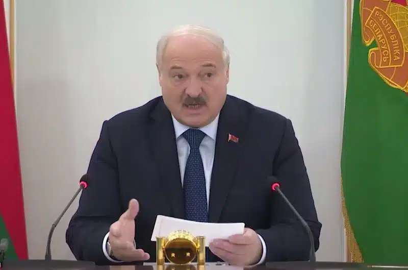 Лукашенко зробив заяву щодо переміщення білоруських військ до кордонів з Україною