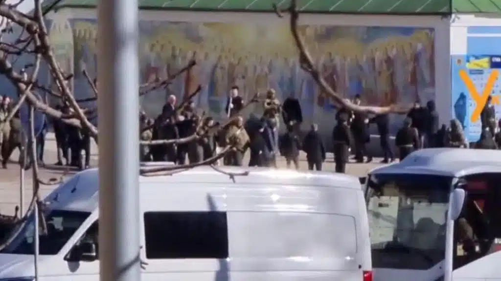 Під звуки повітряної тривоги Байден вшанував пам’ять загиблих захисників України