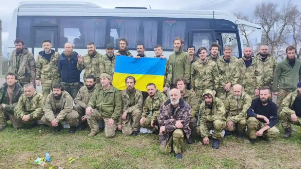 В Україну з російського полону повернулися ще 130 українських захисників