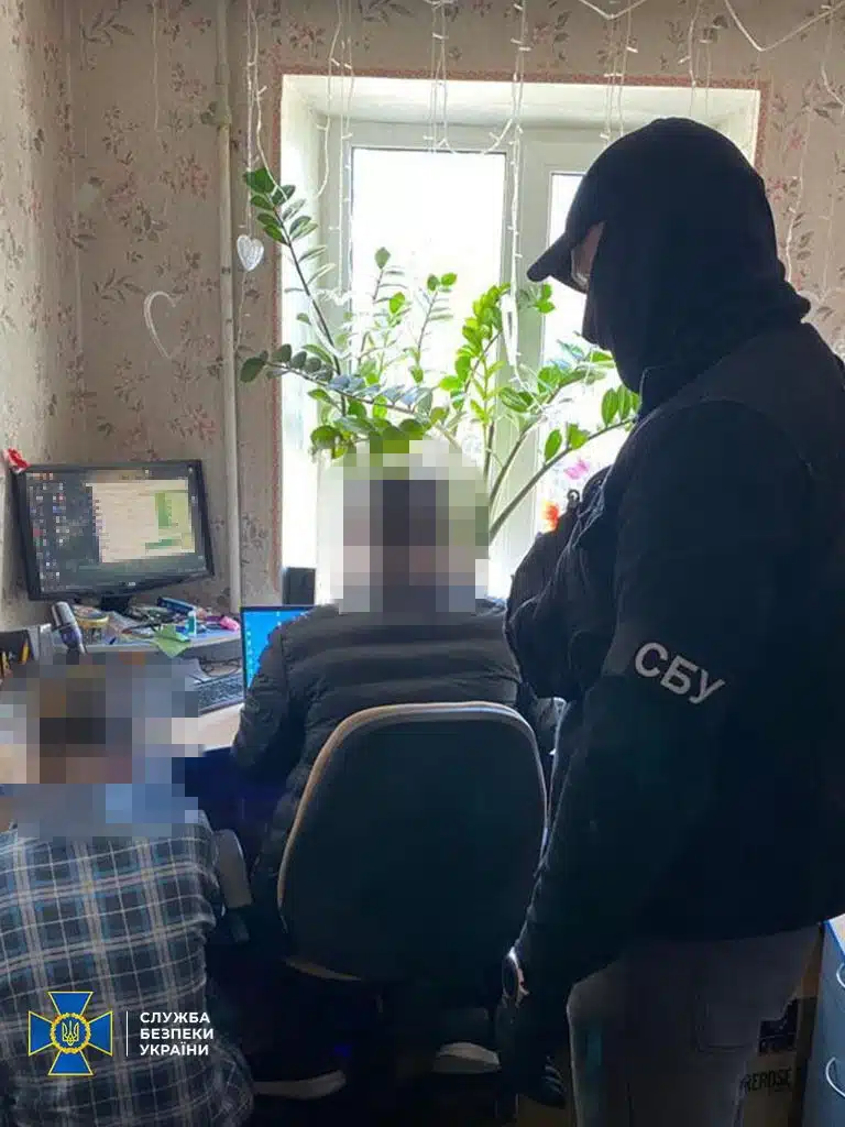 СБУ затримала ще одного коригувальника російських повітряних атак на Миколаїв