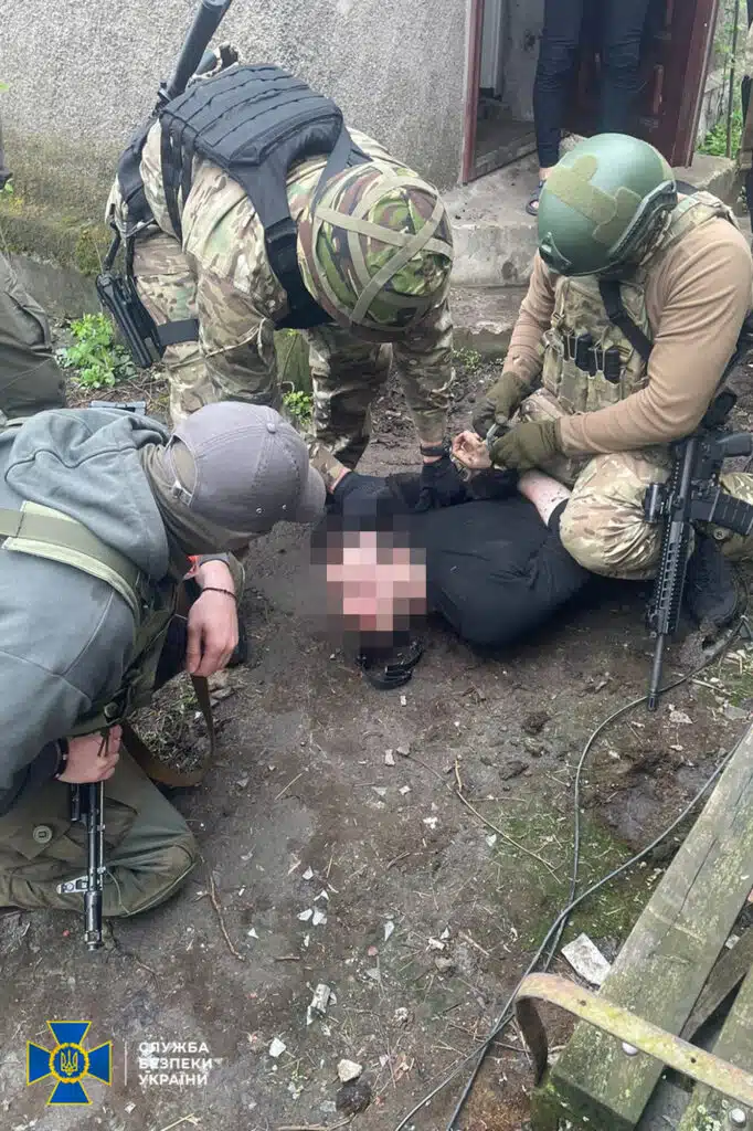 СБУ затримала зрадника, який надсилав у російський Телеграм-бот розвіддані про оборону Києва (Відео)