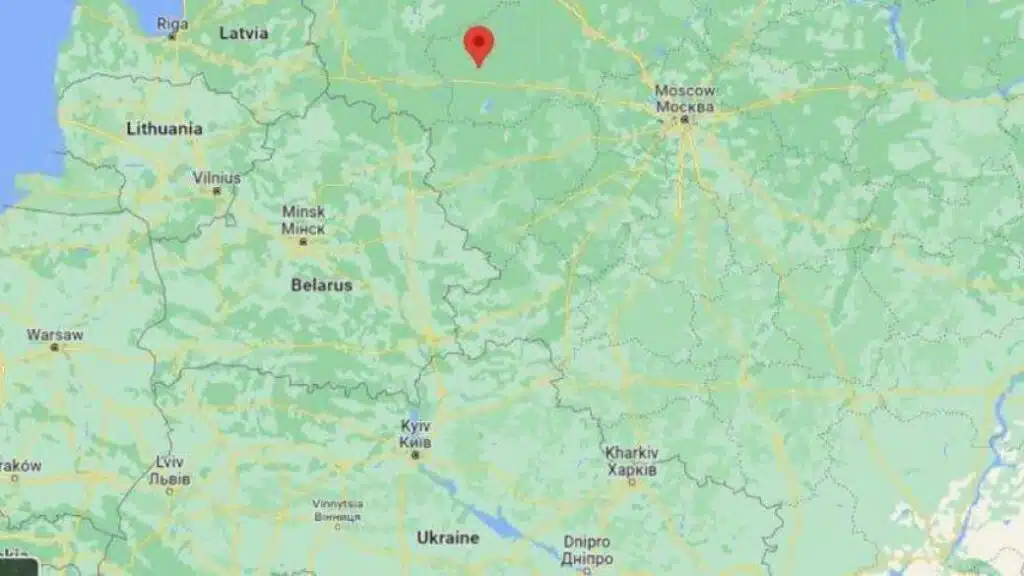 В рф невідомі безпілотники атакували нафтопереробну станцію