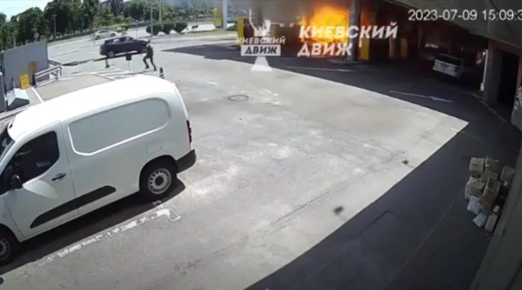 Відео моменту аварії на АЗС у Києві