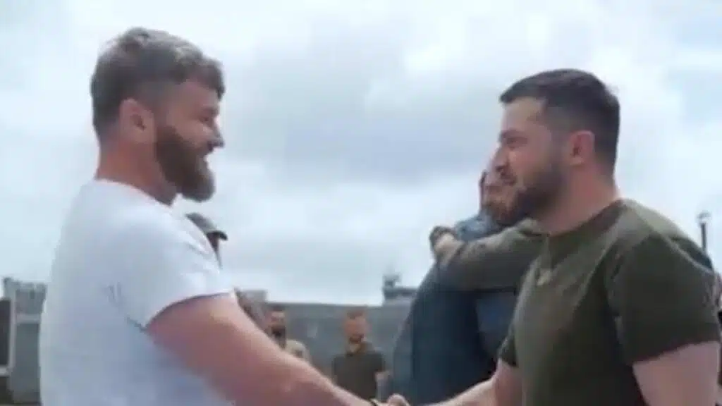 В Україну з Туреччини повертаються командири “Азова”