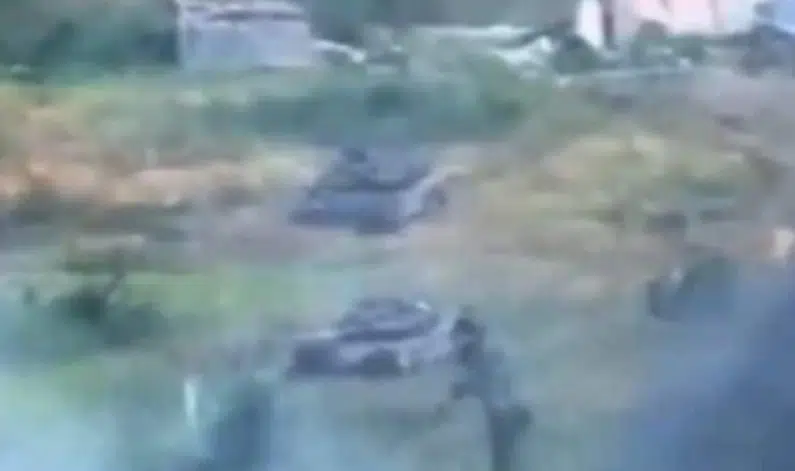 Воїни ЗСУ знищили два російських танки на полі бою (ВІДЕО)