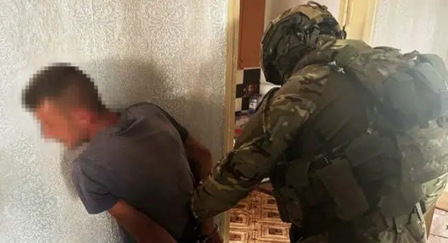 СБУ затримала у Черкасах рекетира, який «вибивав» гроші з родин загиблих воїнів ЗСУ