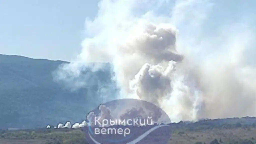 У Міжгір’ї окупованого Криму пожежа біля військової частини