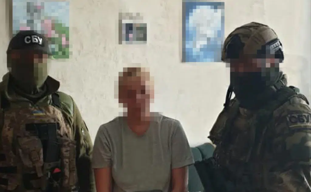 СБУ затримала колаборантку, яка організовувала фейковий референдум під час окупації Чорнобаївки