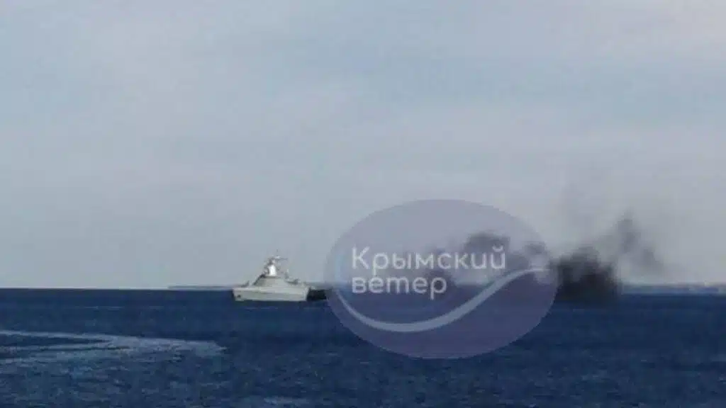 Щойно на рейді окупованого Севастополя вибухнув військовий корабель росії