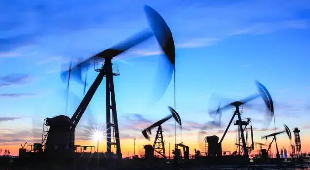 Розслідувачі викрили таємну схему продажу російської нафти, яку організував завод з Болгарії