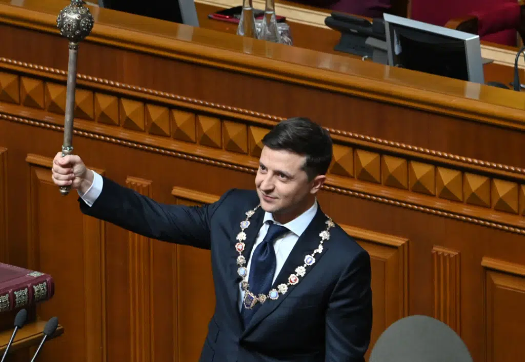 У травні 2024 року спливають пʼять років президентства Зеленського. Кажуть, що він утратить легітимність. Це правда? ― Ні, це антиконституційна маячня