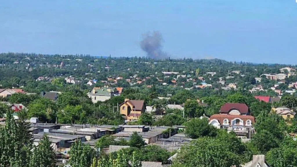 У Донецьку пролунали потужні вибухи