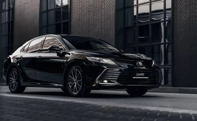 Toyota Camry: інновації, переваги та історія моделі